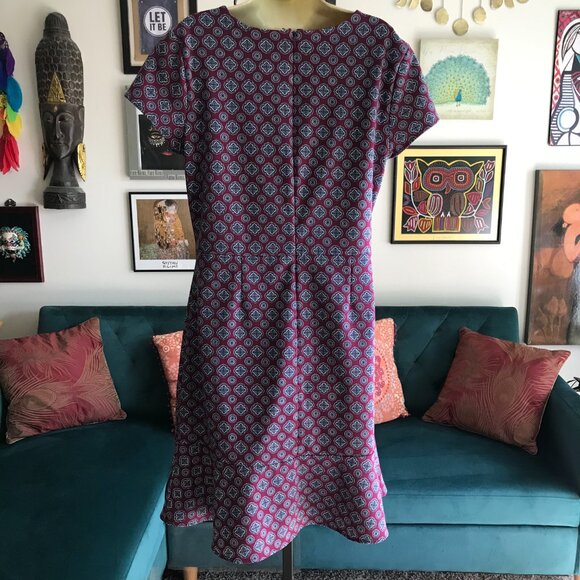 BANANA REPUBLIC size 12 Plum & Blue Medallions Print V-Neck Fit & Flare Dress - Picture 3 of 4